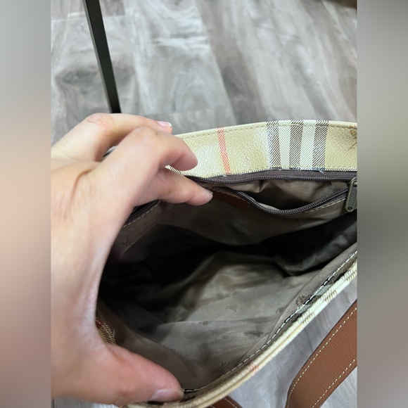 Authentic Vintage Burberry's Sling - Picture 10 of 11